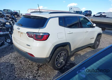 2018 Jeep Compass Latitude 4X4 z USA, uszkodzony, nr VIN 3C4NJDBB6JT177374